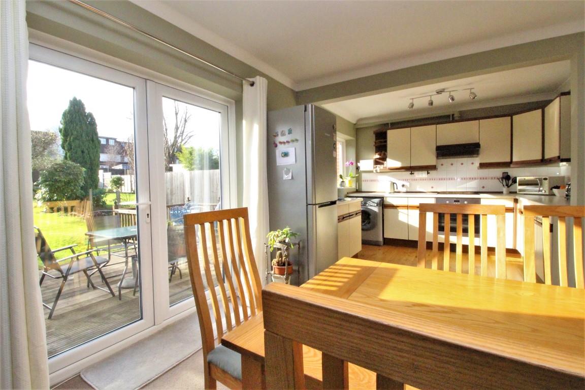 3 bed property in Waverley Road, Reading